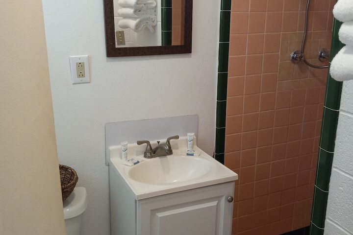 Room 9 of 25