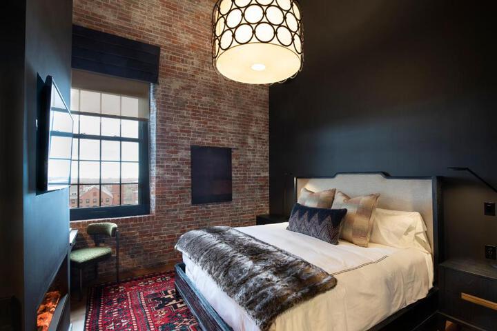 The Lincoln Hotel