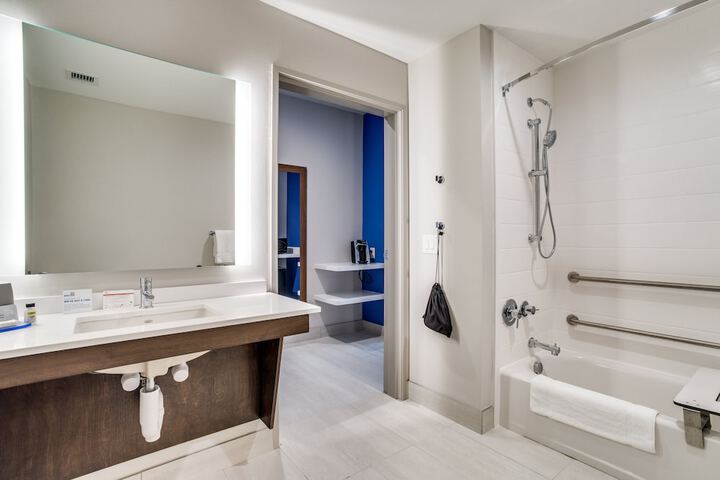 Room 30 of 52