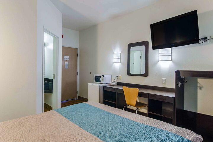 Room 52 of 56