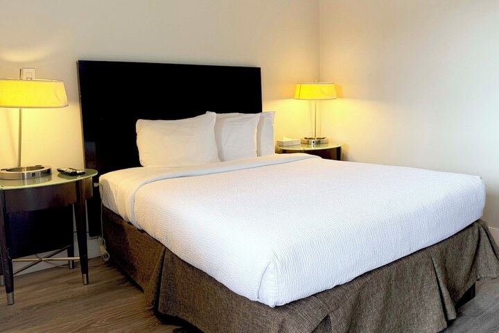 Departure Bay Motel
