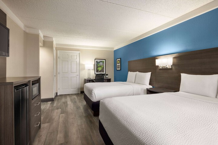 Room 16 of 32