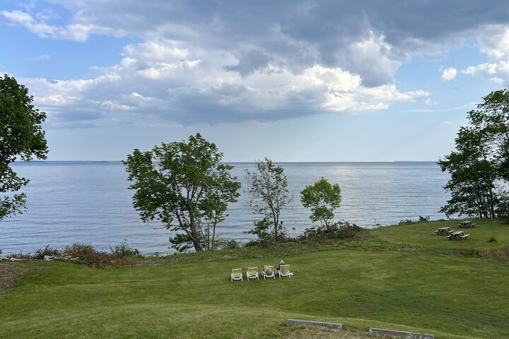 High Tide Inn
