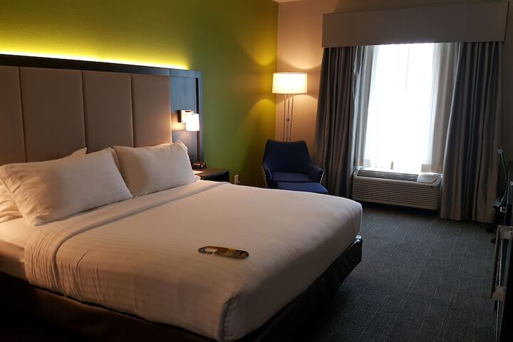 Room 21 of 38