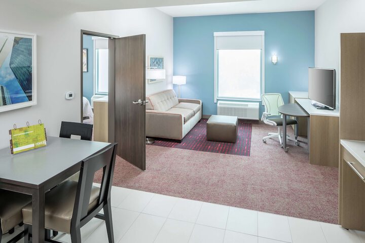 Room 28 of 46