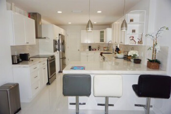 Luxe Miami Shores Home With Pool & BBQ