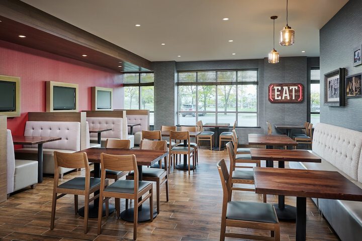 Holiday Inn Hotel & Suites Oakville at Bronte by IHG