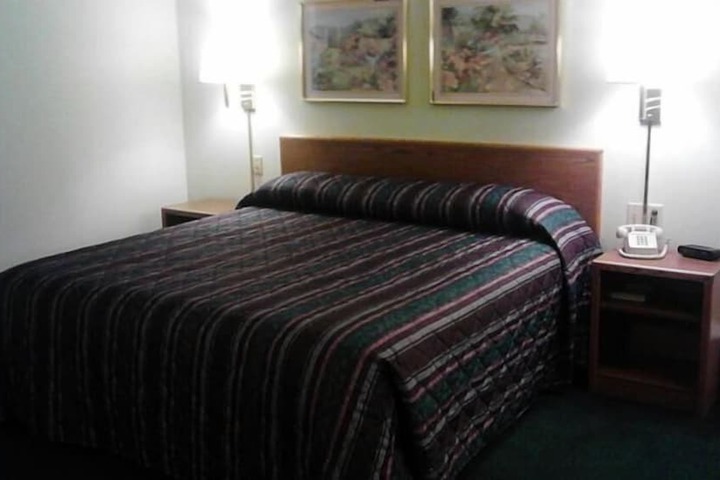 Room 11 of 13