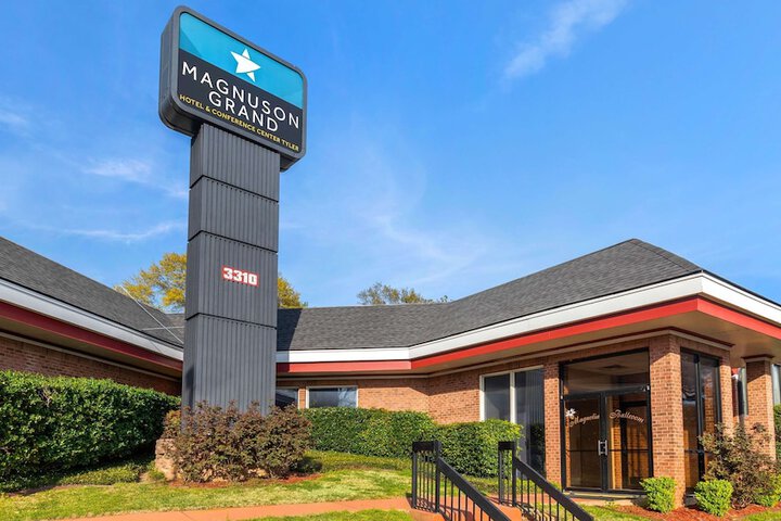Hotel 4 of 64