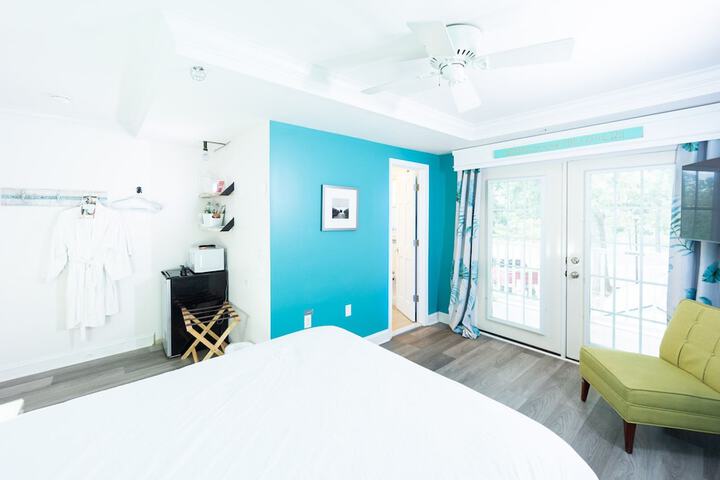 Room 105 of 186