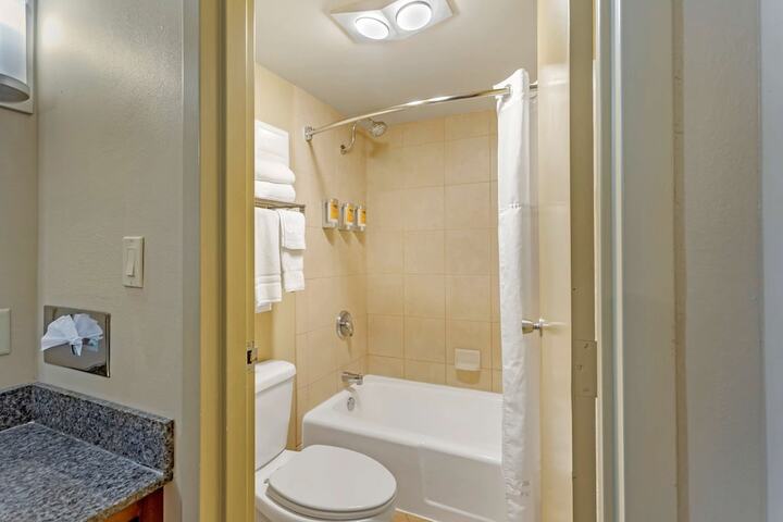Room 21 of 36