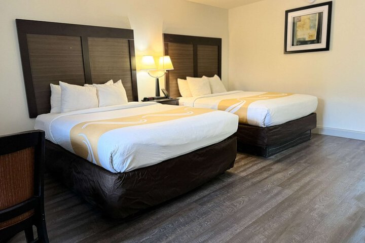 Room 26 of 80