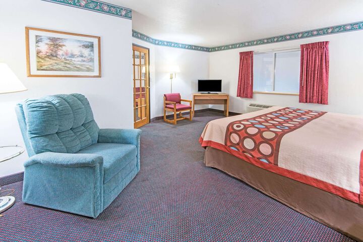 Room 4 of 32
