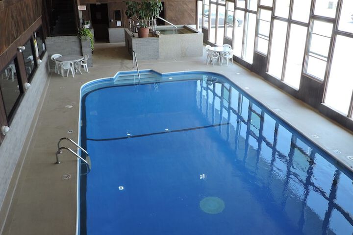 Pool 4 of 43