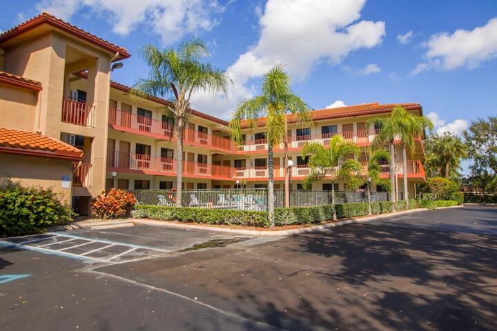 Hotel 2 of 18