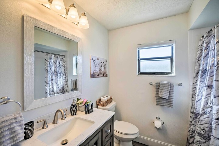 Waterfront Port Richey House w / Heated Pool!