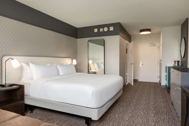 Hilton Baltimore BWI Airport