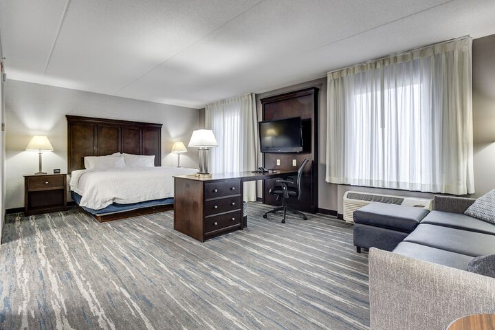 Room 32 of 67