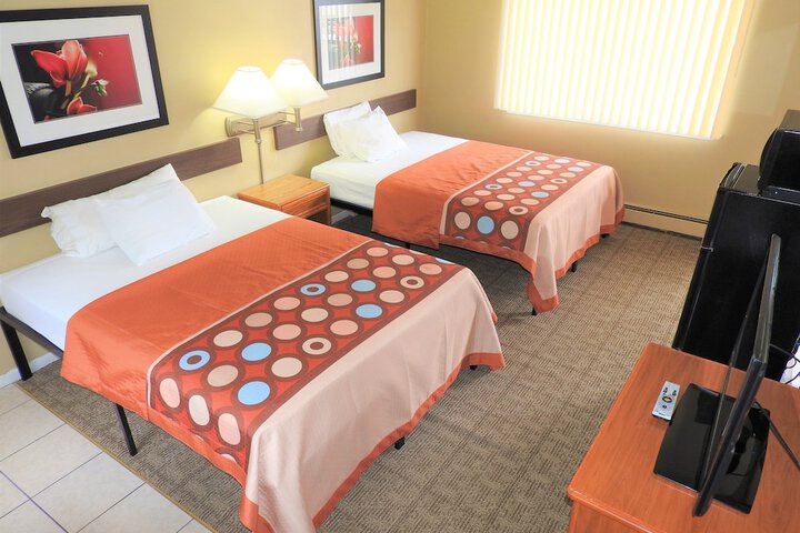 Room 6 of 11