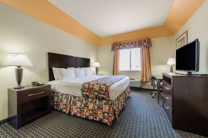 Room 11 of 40