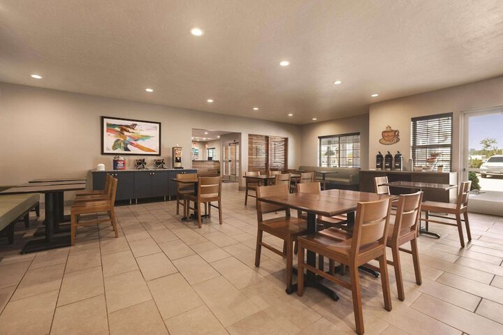Country Inn & Suites by Radisson Green Bay North
