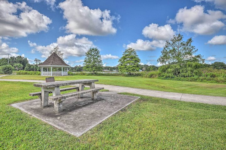 Crescent City Apartment w / Easy Lake Access!