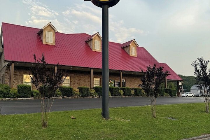Super 8 by Wyndham Kingston