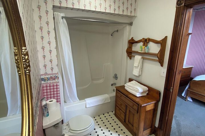 Room 54 of 75