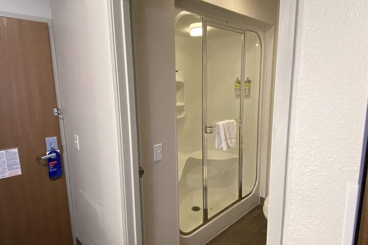 Room 21 of 33