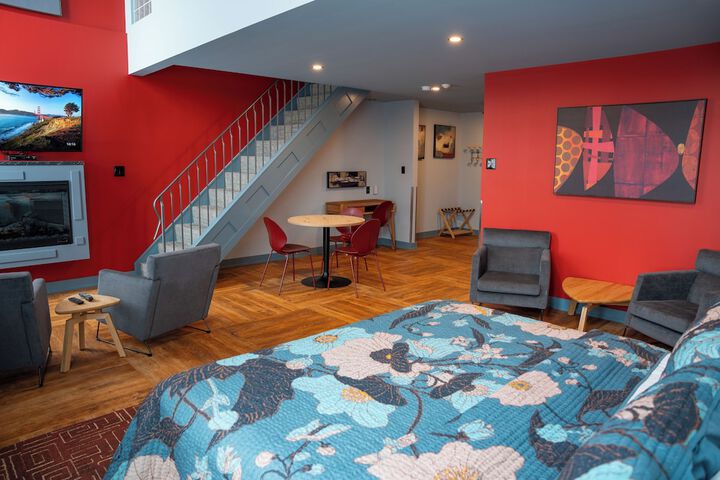Room 14 of 50