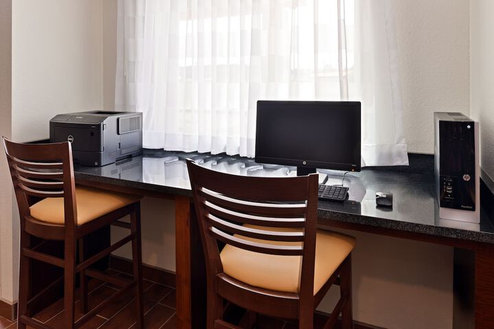 Business Center 65 of 66