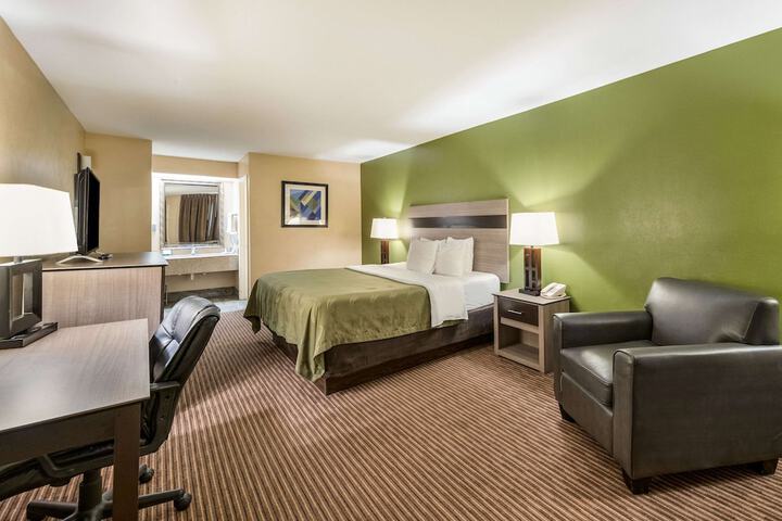 Room 20 of 39