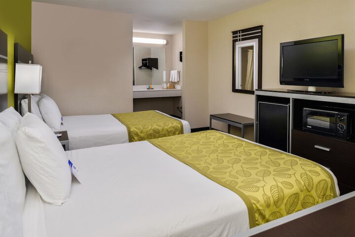 Room 13 of 20