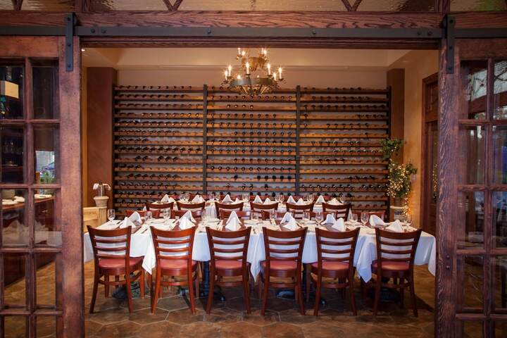 Dining 56 of 77