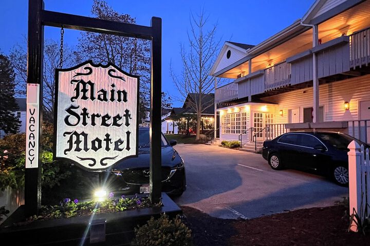 Hotel 2 of 67