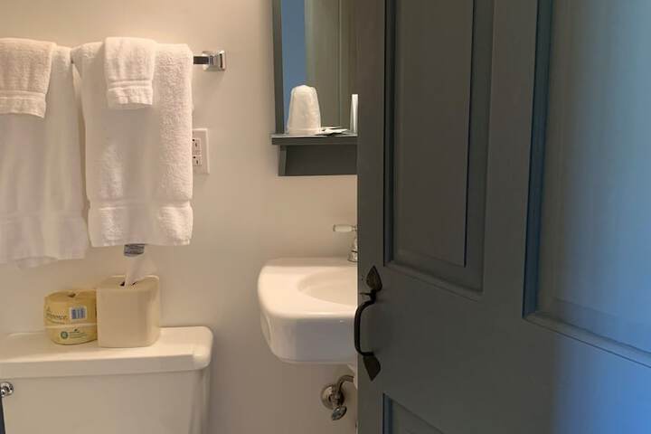 Room 27 of 72