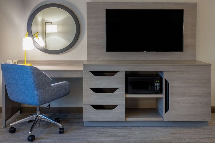 Room 28 of 42