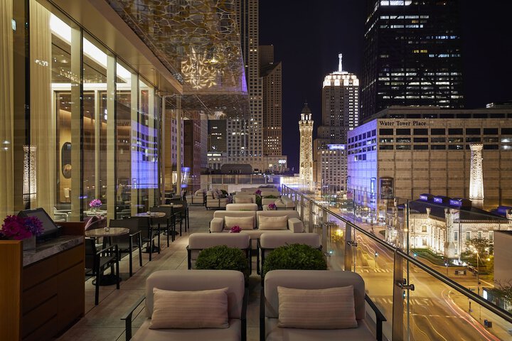 Lounge 50 of 66