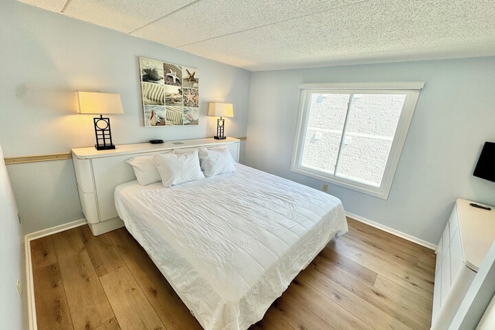 Room 7 of 14