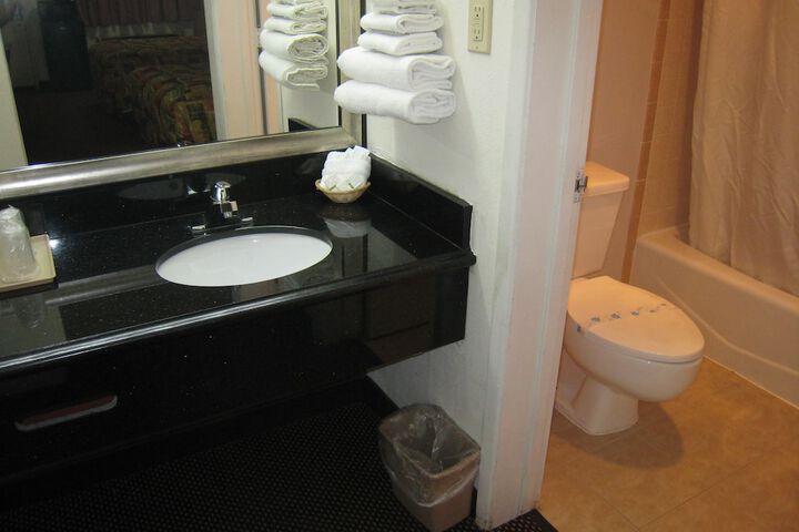 Room 10 of 23