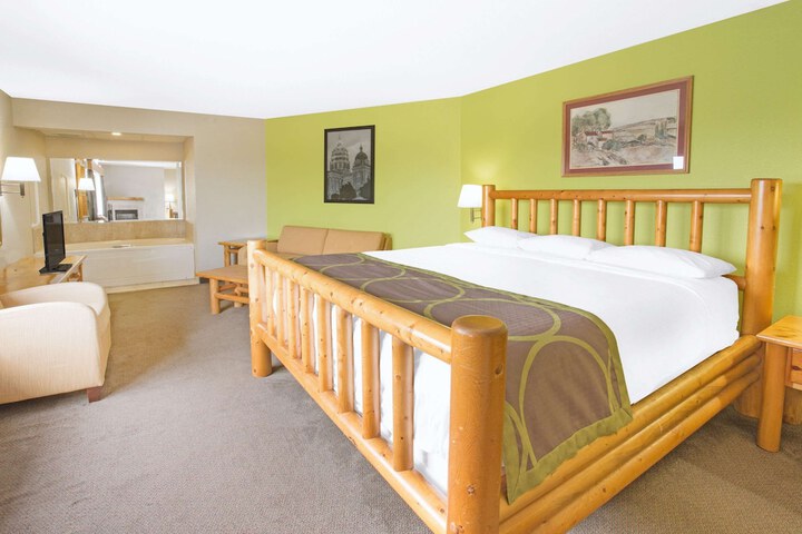 Room 7 of 15