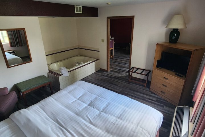 Room 12 of 16