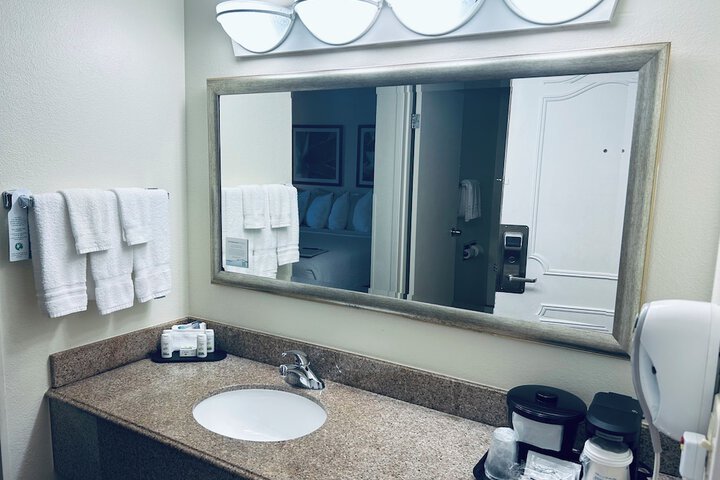 Room 22 of 33