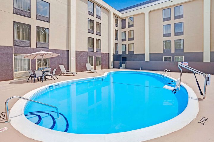 Pool 4 of 40