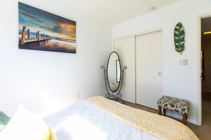 Cali Condo+BBQ+MemoryFoamBeds+12min to Beach
