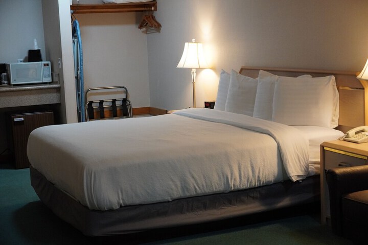 Timberland Inn & Suites