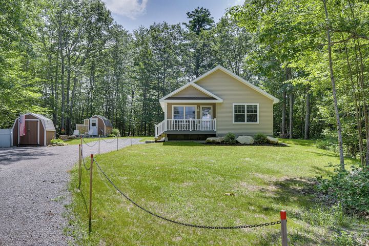 Maine Cottage w / Dock & Kayaks Near Augusta!