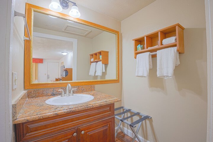 Room 83 of 128