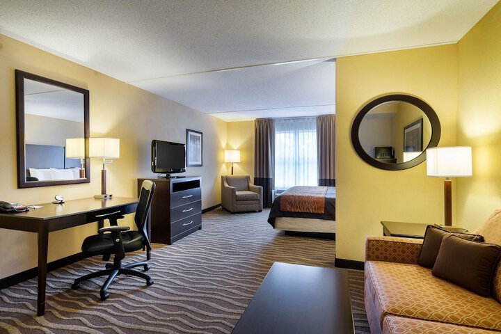 Comfort Inn & Suites Lexington Park near Pax River