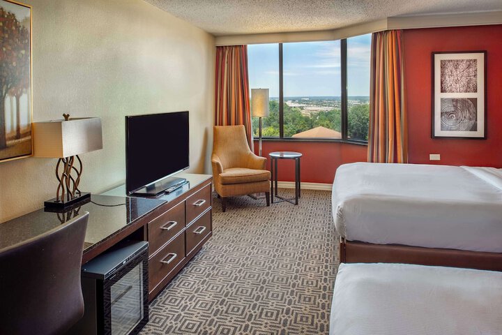 DoubleTree by Hilton Hotel St. Louis - Chesterfield